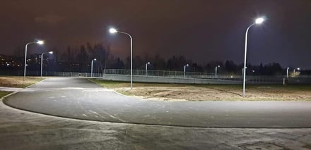Budowa oświetlenia toru wrotkarskiego na terenie parku Tysiąclecia